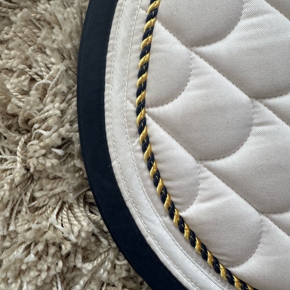 NWT White Quilted Saddle Pad with Navy/Gold Piping - Picture 6 of 7